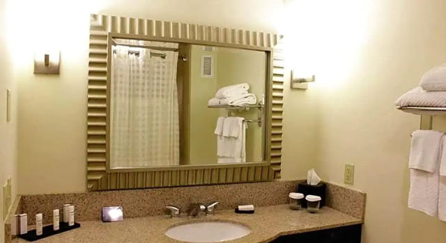 Suite 1 camera da letto Embassy Suites by Hilton Laredo