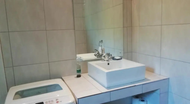 Шале Swiss Cottage Guest House