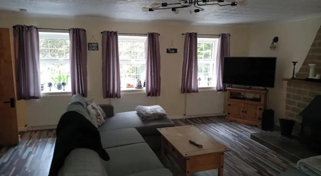 Snowdonia-3bedroom-2 Bathroom-petfriendly-garden