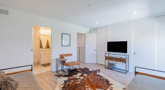 Zanjero by Avantstay Mins From Downtown Palm Springs Private Terrace, Shared Pool, Забронировать Дом для отпуска Палм-Спрингс Coachella Valley, рядом с Loehmanns Plaza Shopping Center