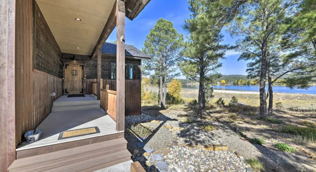 Коттедж с 3 комнатами с балконом Lake Pagosa Home w/ Hot Tub & Mtn/lake Views!