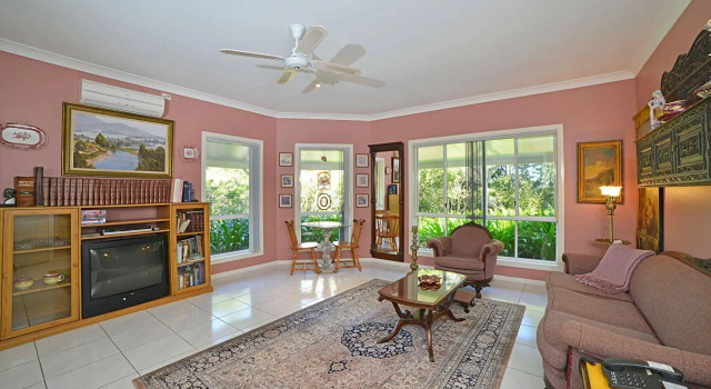Cooroy Country Cottages, Prenota Hotel Cooroy Noosa Hinterland
