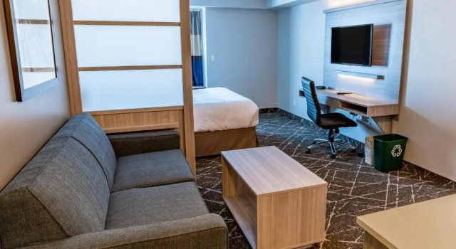 Двухместный номер Business Microtel Inn & Suites by Wyndham Lloydminster