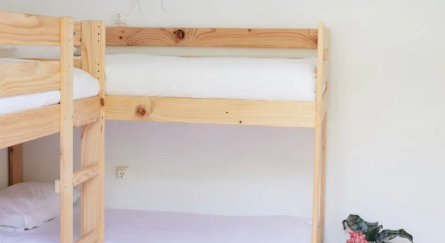 Кровать в общем номере с видом на сад Caión Surf House - Hostel