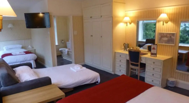 Четырёхместный номер Standard Hotel Celebrity Bournemouth East Cliff by Villare hotels