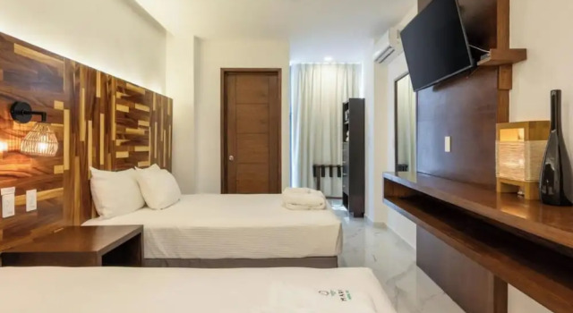 Четырёхместный номер Superior с балконом Marvic Hotel Boutique