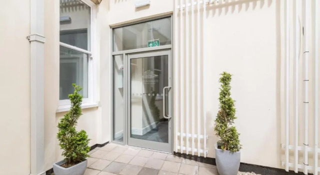 Houndsgate Court ♥ Very Central & Quiet Apartment ♥