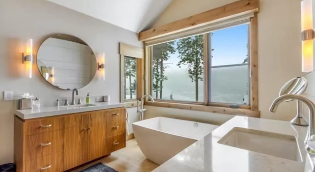 Кровать в общем номере Luxurious 6-bedroom Ski-in/ski-out Home, Very Spacious, With Private hot tub and Game Room
