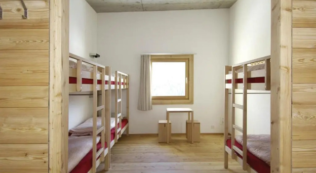 Шестиместный номер Standard Scuol Youth Hostel