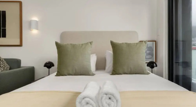 The Sage Queen Bed Studio 711 Sea Point CPT