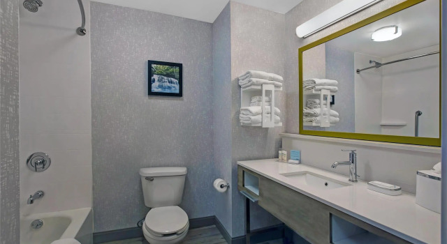 Номер Standard Hampton Inn Westfield
