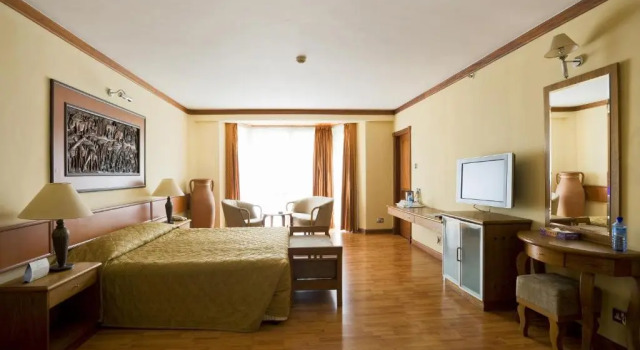 Deluxe Suite Golf Course Hotel