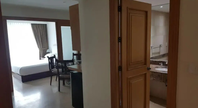 Люкс Comfort Suites Lerma 202