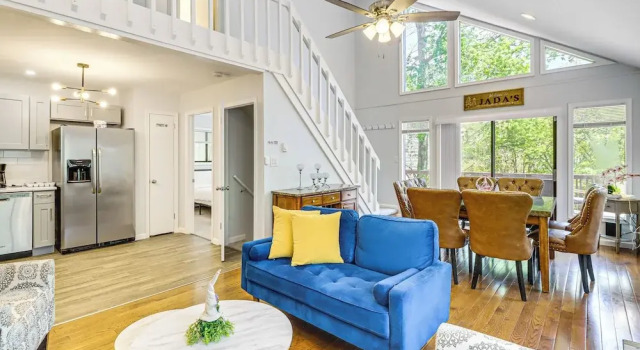 Poconos Family Home w/ Lake Access & Game Room, Book Hotel Tobyhanna 
