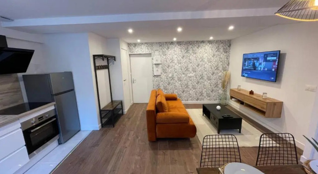 Апартаменты Le Jardin Niortais - Hyper centre, Jardin privé, WIFI haut-débit
