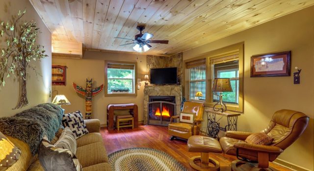 'drifting Feather' Mountain Cabin: Waterfront Deck, Buchen Sie Hotel Dunn USA