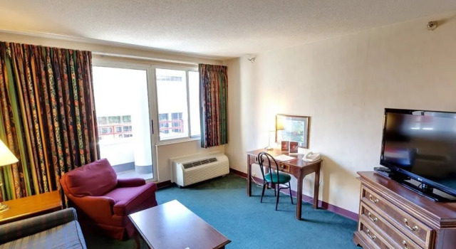 Garfield Suites Hotel, Забронировать Отель Отели Цинциннати с парковкой, рядом с TQL Stadium, Парковка