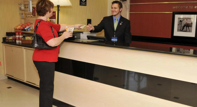 Четырёхместный номер Standard Hampton Inn Elizabethtown