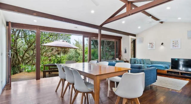 Коттедж Laguna Beach House by Discover Stradbroke