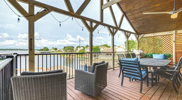 Коттедж Private Boat Dock & Slip: Luxe Lake Conroe Gem!