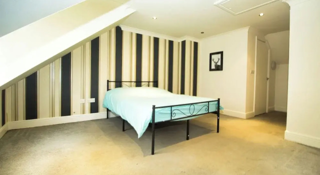 Коттедж с 3 комнатами с видом на сад 3 Bed Town House - Sleeps 5 - Ensuite - Off Street Parking - Pets Welcome - Wifi