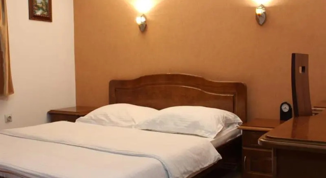 Hotel S, Buchen Sie Hotel Berane Berane County