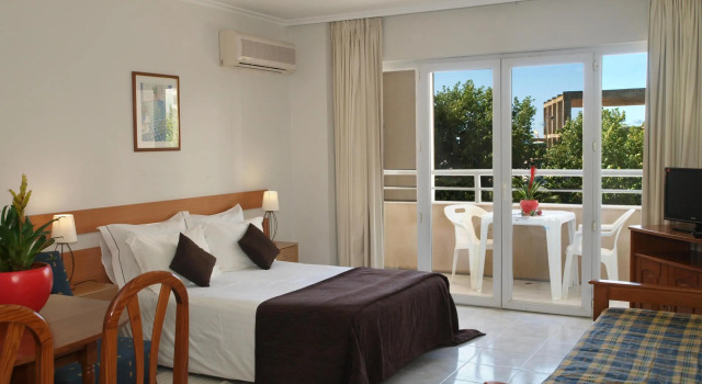 Apartamentos Jardins da Rocha, Забронировать Апартаменты/квартира Прайя-да-Роча Барловенто