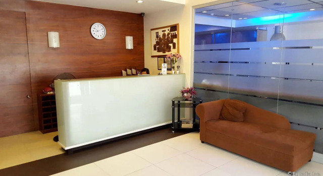 M Suites Hotel