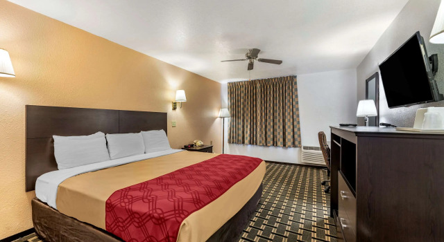 Двухместный номер Standard Econo Lodge La Junta