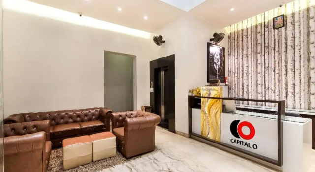 Hotel Patiala House by OYO Rooms, Rezerwuj Hotel Ahmednagar 