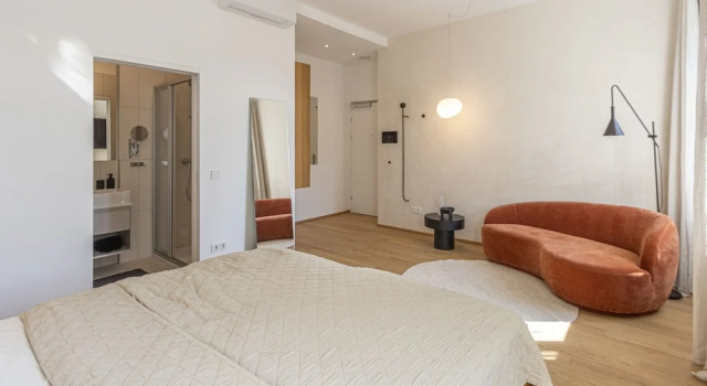 Camera Comfort Sissi West