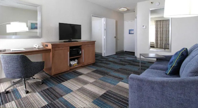 Двухместный люкс Hampton Inn Tucson-Airport