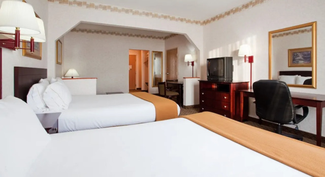 Четырёхместный номер Standard Holiday Inn Express & Suites Hiawassee by IHG