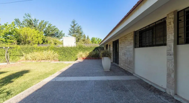 MOT Wine Country Mansion, Prenota Villa Hotel a Mendoza con parcheggio, Parcheggio
