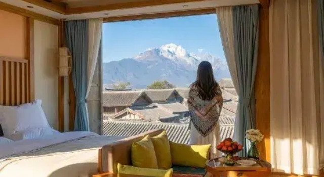 Halfway up the mountain, it's mine; the mountain retreats into seclusion, Забронировать Отель Отели Лицзян 3 звезды, рядом с Улица Сквер-стрит Древнего города Даянь, 3*
