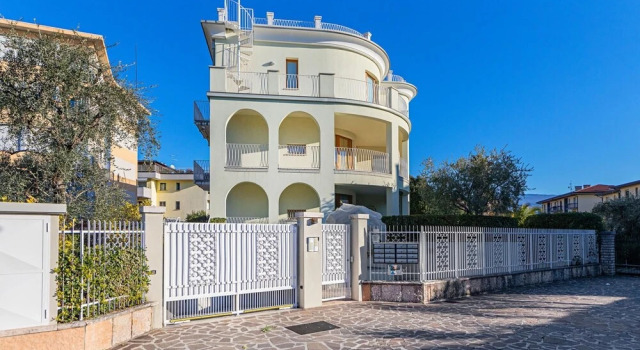 Casa Alessandra PT3 by Wonderful Italy, Забронировать Отель Тосколано-Мадерно озеро Гарда