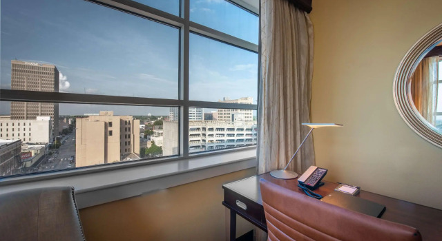 Четырёхместный номер Executive Hilton Baton Rouge Capitol Center