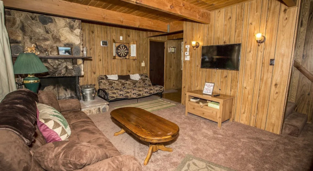 Just Right Cabin - 2 Br cabin by RedAwning, Забронировать Дом для отпуска Биг-Бэар-Сити San Bernardino Mountains