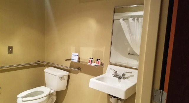 Двухместный номер Standard Microtel Inn & Suites by Wyndham Dover New Hampshire