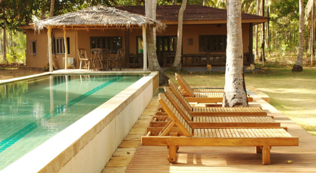 Семейный номер Deluxe с балконом Melina Beach Front Bungalows