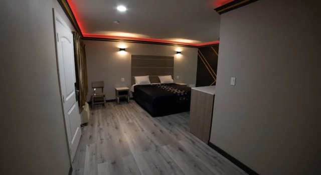 Одноместный номер Deluxe Artesia Motor Inn