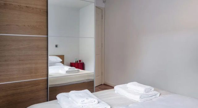Panoramic Docklands Home
