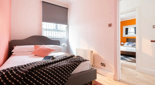 2 bedroom family home in trendy Notting Hill, Забронировать Отель Отели Лондона 3 звезды, рядом с Ройал Ок, 3*