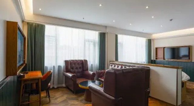 Люкс Deluxe James Joyce Coffetel Sanya Municipal Government&Lanhai Shopping Plaza Hotel