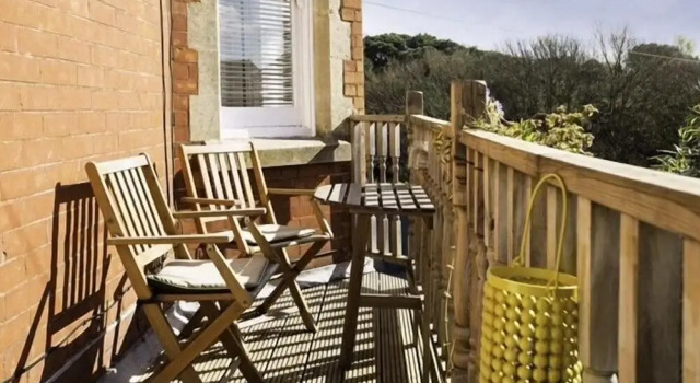 Коттедж с балконом Studland Retreat