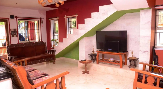VAISHNAVI VILLA-Family Homestay-2km from bus stand-WiFi, Забронировать Отель Отели штата Карнатаки с парковкой, Парковка