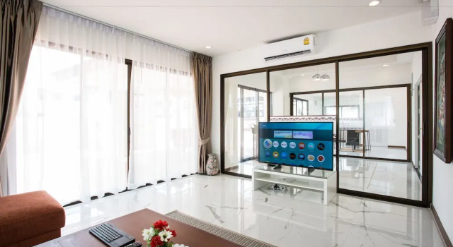 Номер Standard Пентхаус с 2 комнатами с видом на город Phuket Inn Patong Hub