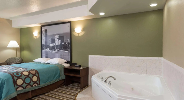 Люкс Super 8 by Wyndham Germantown/Milwaukee