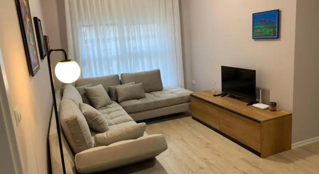 Lovely 1-bedroom Condo in Tirana WiFi-Netflix-AC