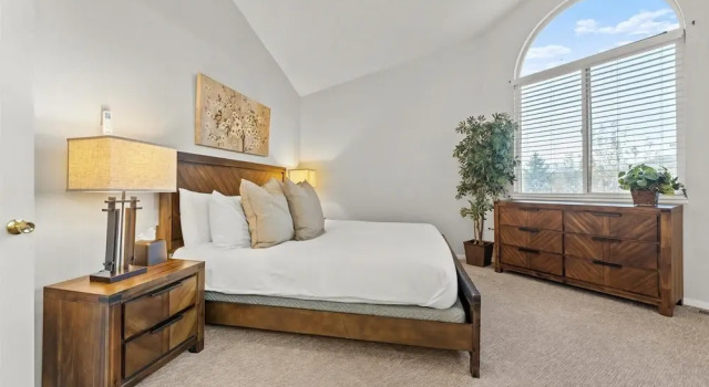 Коттедж NEW Cityside Stay 3BR Retreat Near DT w Patio